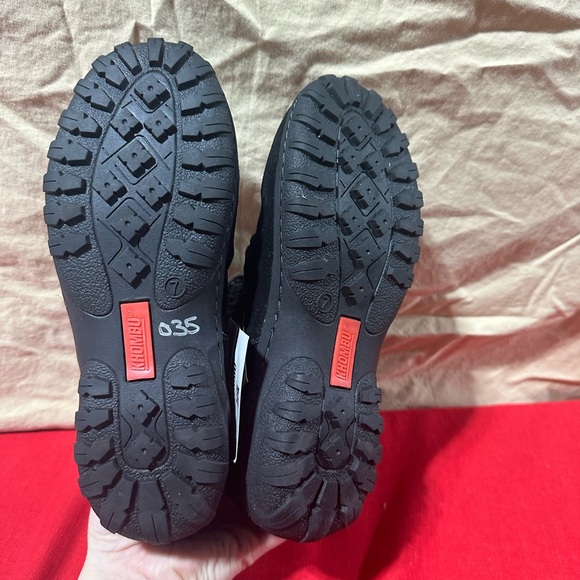 Khombu NWT Gracie Snow Boots Black Suede - Picture 8 of 8